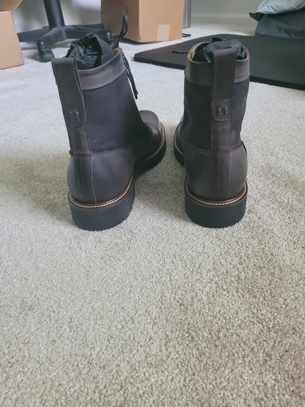 Men's Lace-Up Gray Leather Chukka Boots with Rugged Sole